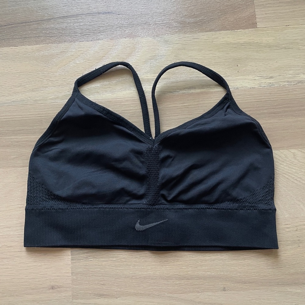 Nike Women's Black Indy Dri-FIT Seamless Cross-Back Low Impact Sports Bra